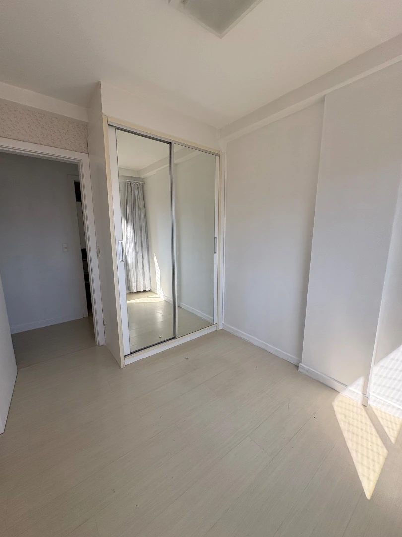 Apartamento de 2 quartos em condomínio com academia — photo 10