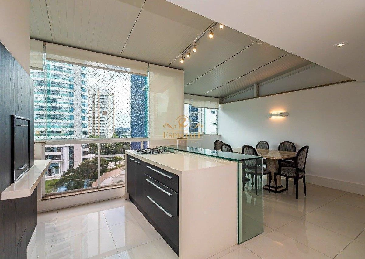 Apartamento, 193 m², com banheira — photo 5