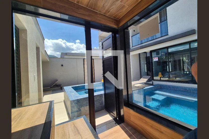 Furnished 45 m² studio with 1 bedroom and balcony — photo 25
