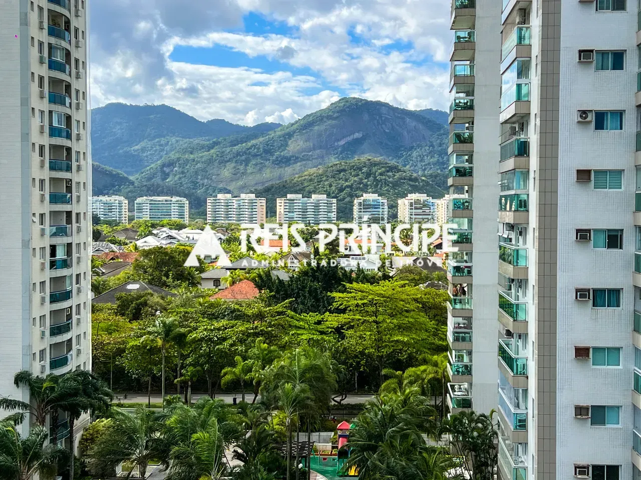 3-bedroom apartment with a suite; balcony and view — photo 4