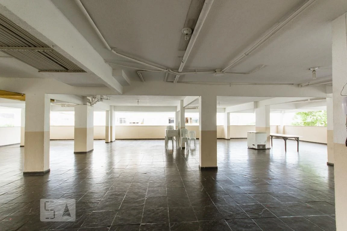 2-bedroom apartment with open-plan kitchen and balcony — photo 27