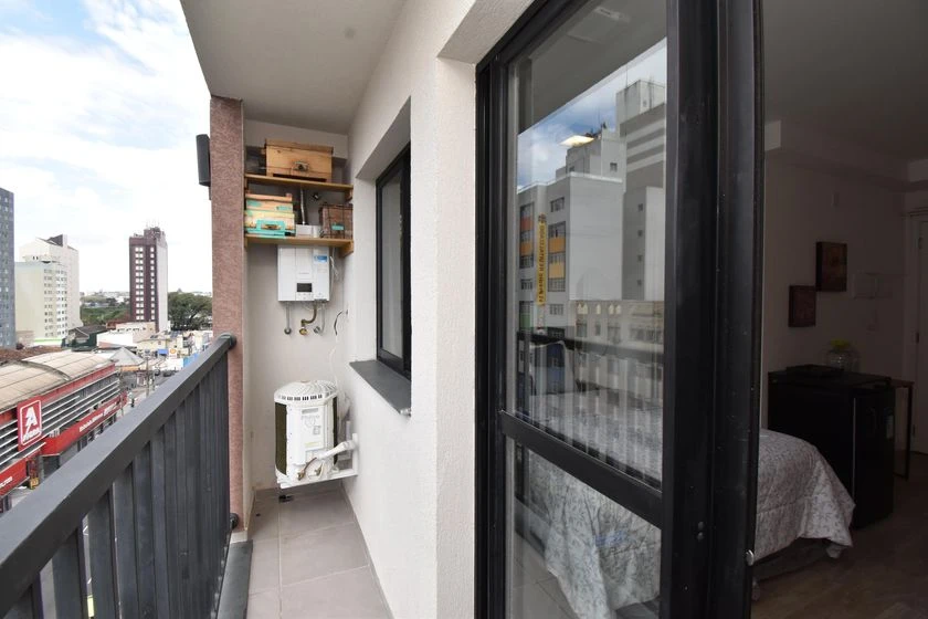 Furnished 1-bedroom apartment with balcony and 1 bath — photo 9