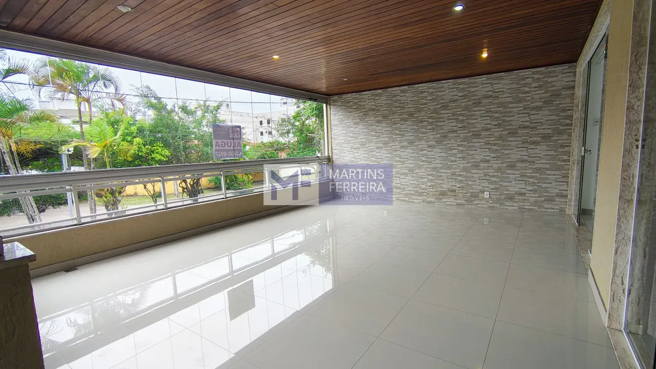 Glass-enclosed balcony in a 3-bedroom apartment, 115 m² — photo 11