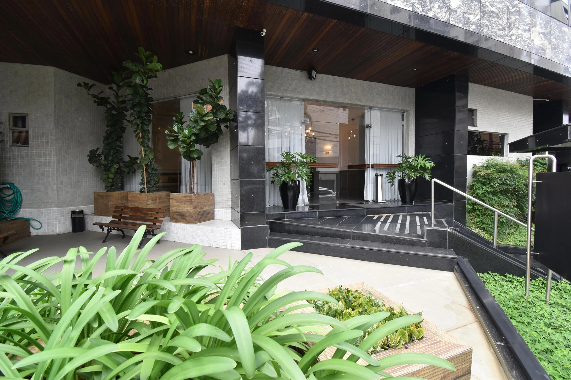 4-bedroom apartment with a jacuzzi — photo 61