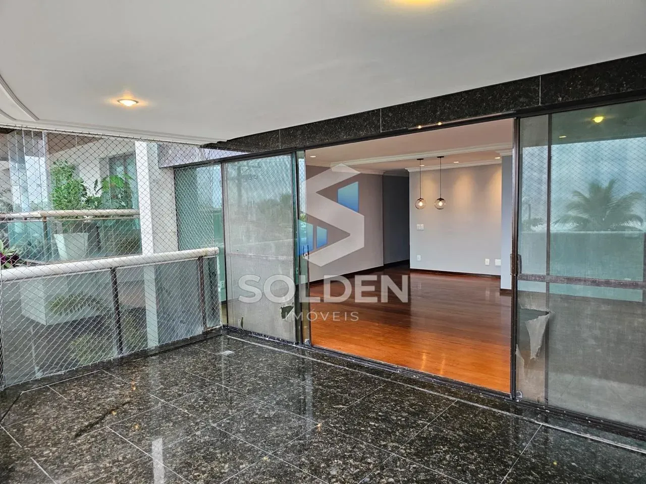 160 m² apartment with 3 bedrooms and 4 bathrooms — photo 8