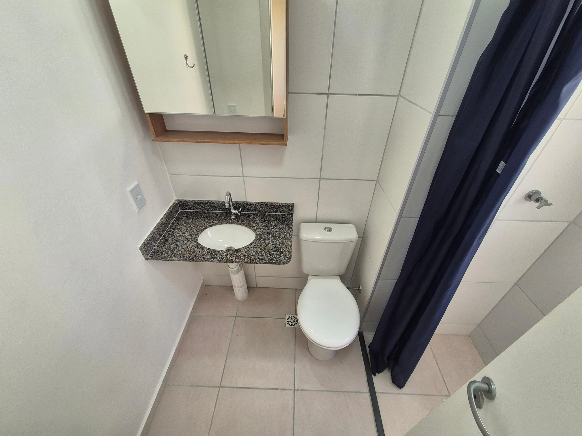 Apartamento com 3 quartos, 2 banheiros e varanda — photo 42