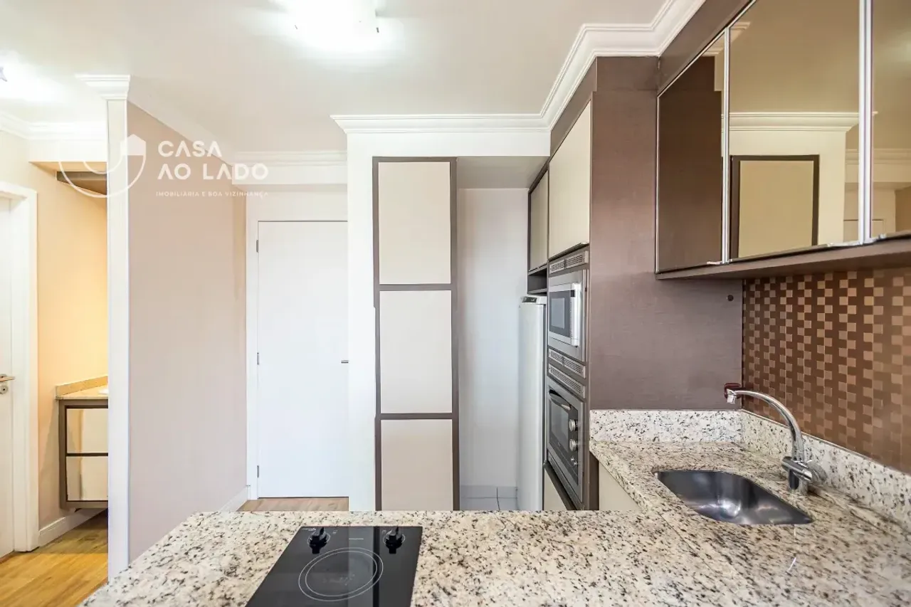 Wood or laminate floors in a one-bedroom apartment, 42 m² — photo 14