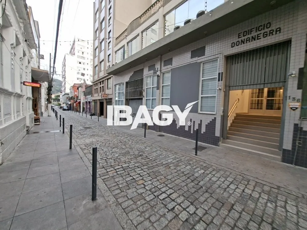 Apartamento de alquiler con 4 dormitorios y 120 m² — photo 23