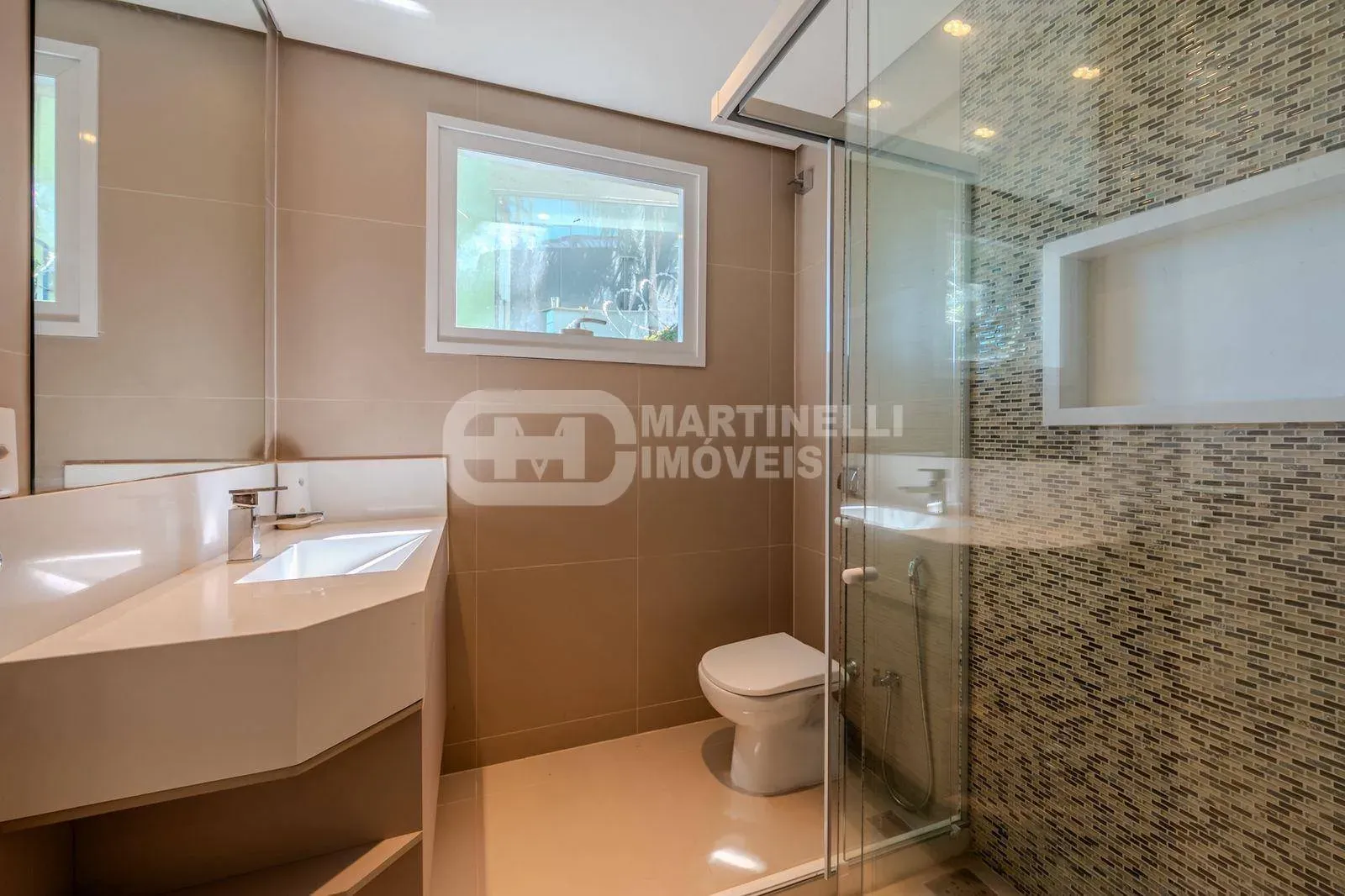 Furnished house with 5 bedrooms and 6 bathrooms — photo 28