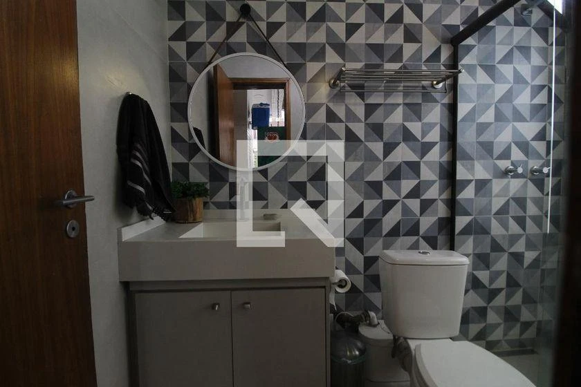 Furnished 4-bedroom apartment with 245 m² and glass balcony — photo 2