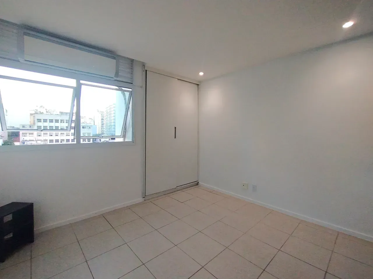 1-bedroom apartment with open-plan gas kitchen — photo 8
