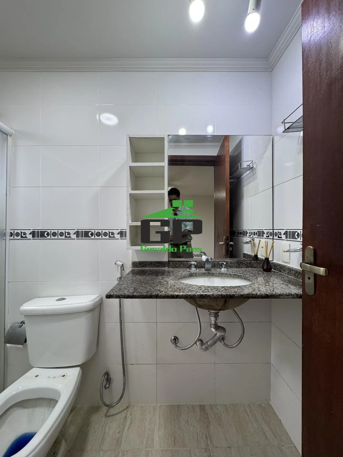 Casa com 5 quartos e 5 banheiros, cozinha fechada — photo 12