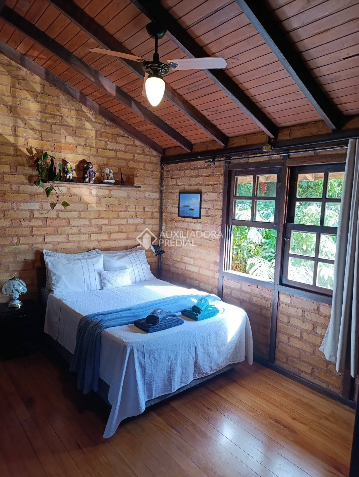 Furnished house with a balcony, 6 bedrooms and 3 baths — photo 28