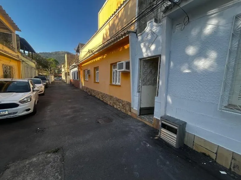 Casa com 3 dormitórios, 1 banheiro e cozinha fechada — photo 24