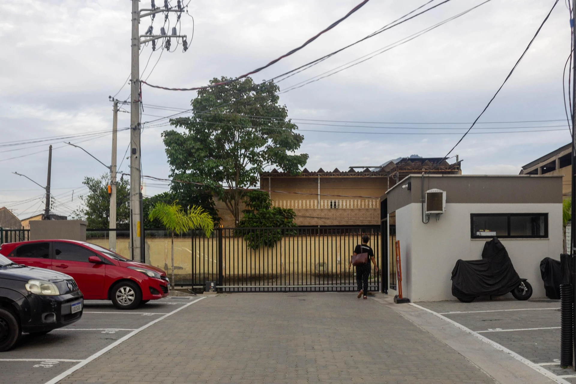 Apartamento de 2 quartos em condomínio com piscina — photo 19