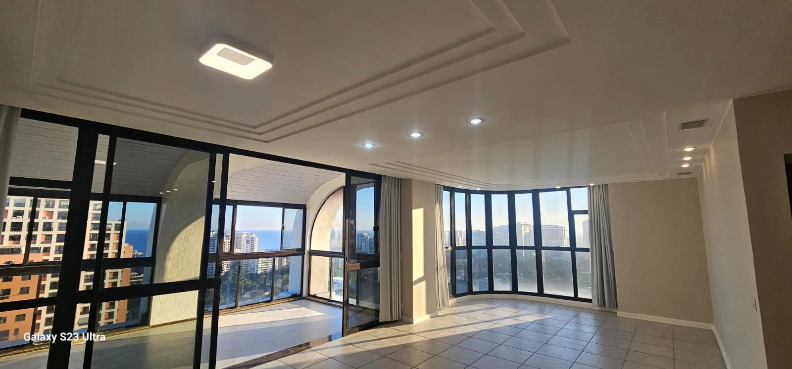 200 m² duplex penthouse on the 20th floor with 3 suites — photo 4