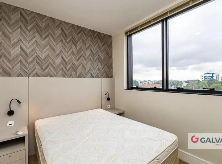 Furnished 1-bedroom apartment with open-plan kitchen — photo 3