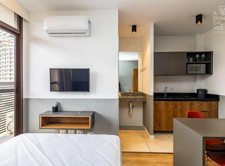 33 m² studio with a glass shower and great upkeep — photo 6