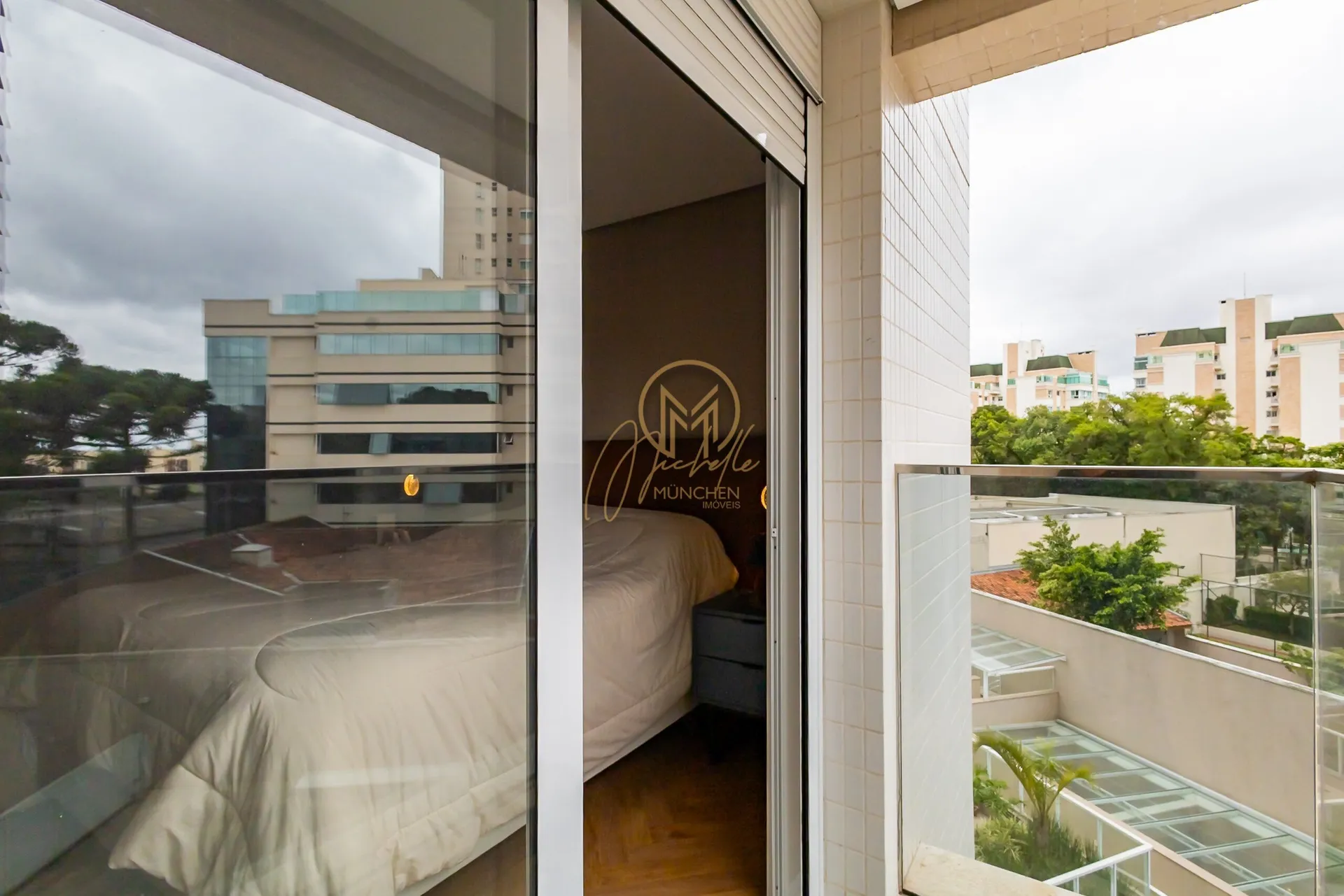 Furnished 462 m² apartment with 4 en-suite rooms — photo 25