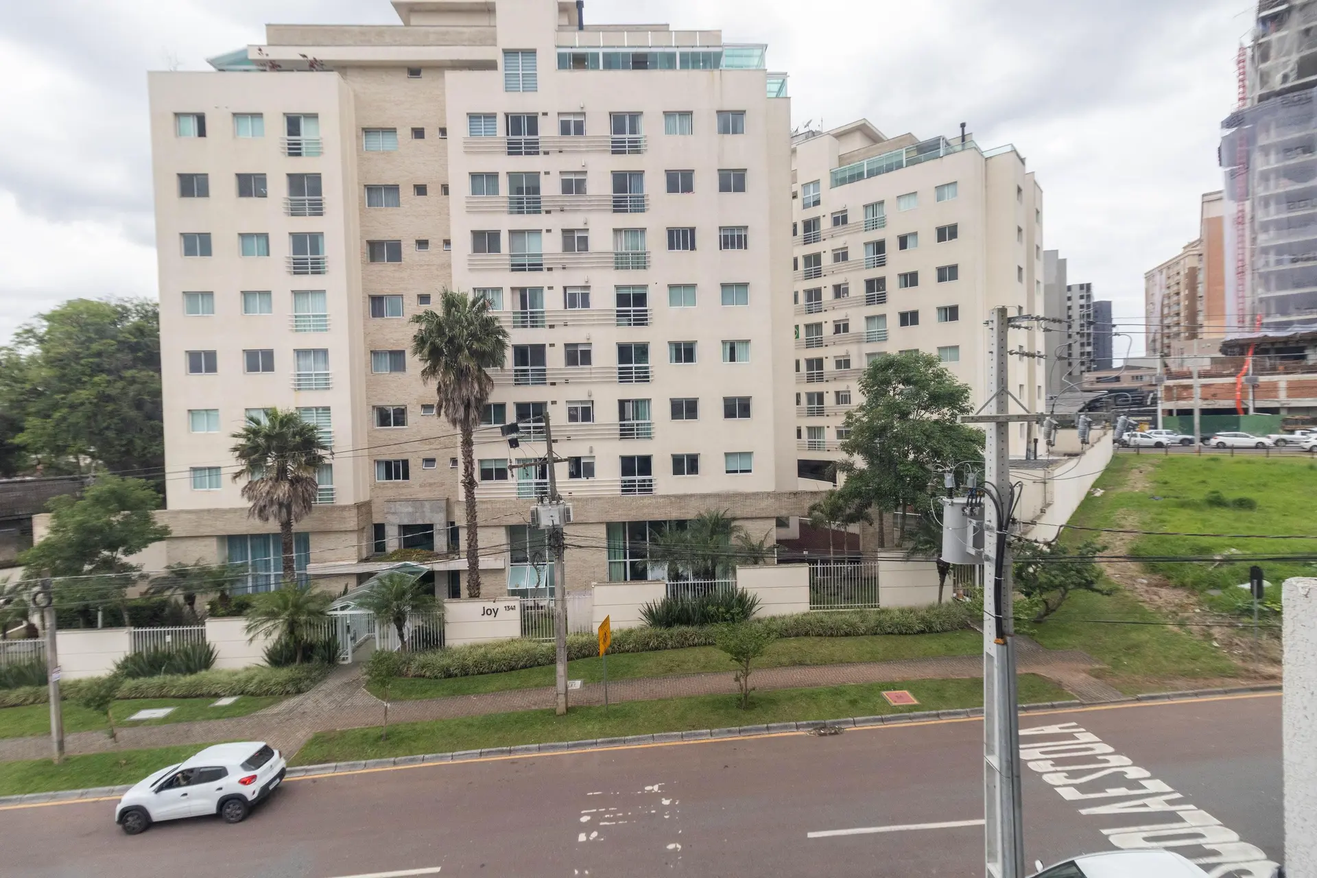 2-bedroom apartment in a building with a gym — photo 22