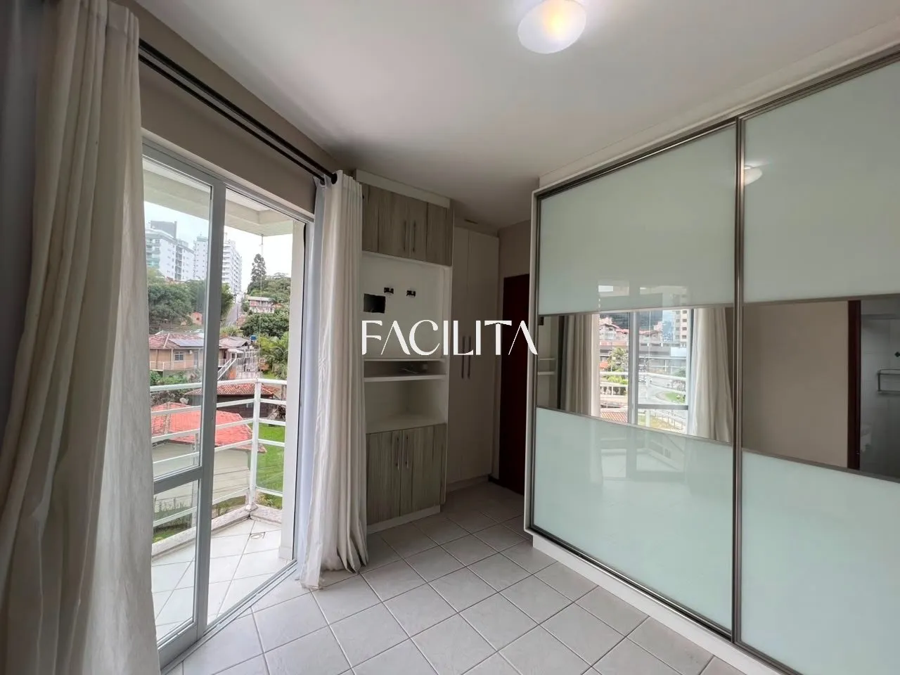 1st-floor apartment with 2 bedrooms and 1 en-suite — photo 15