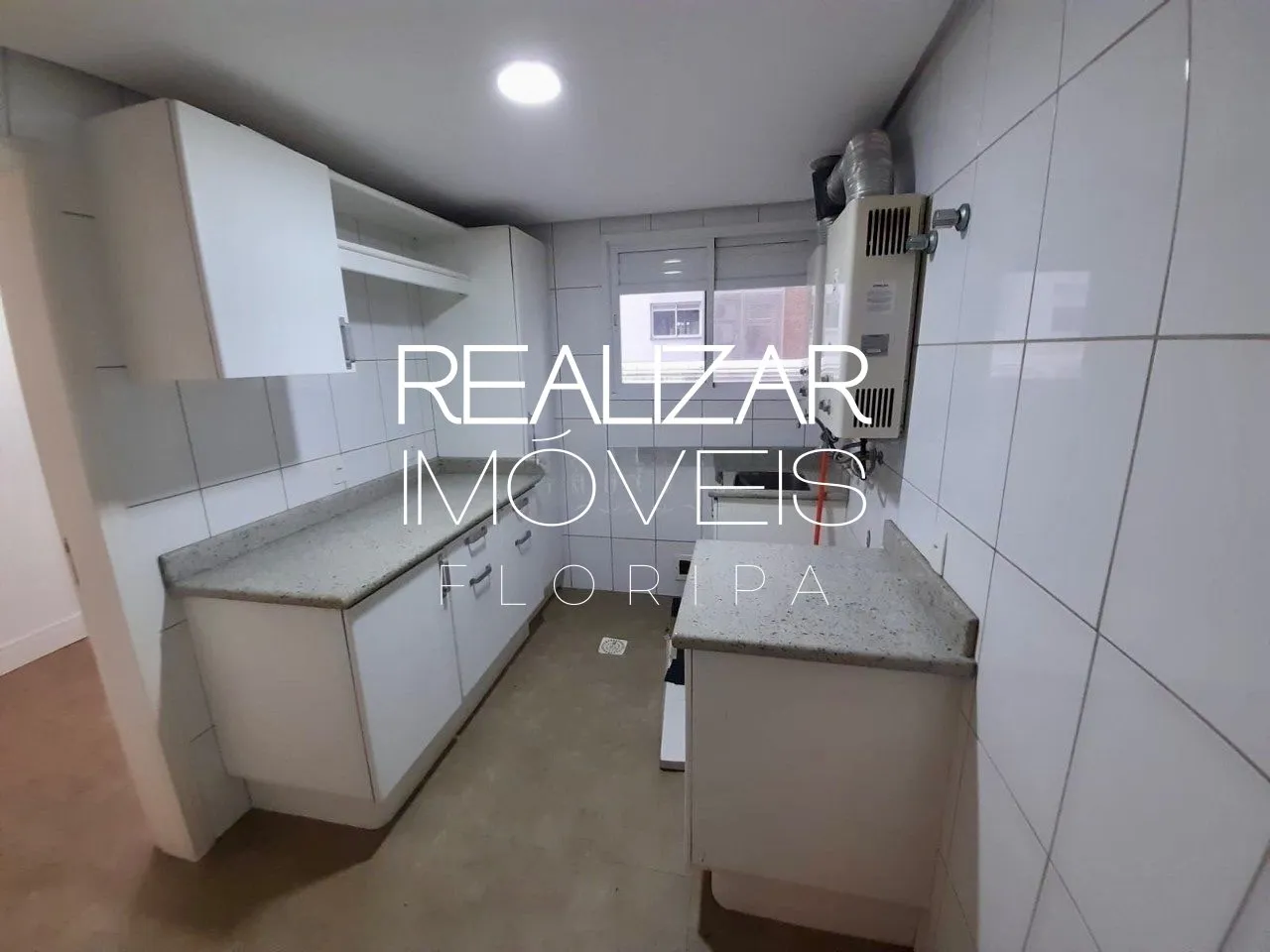 Apartment on the 2nd floor with a bathtub — photo 2