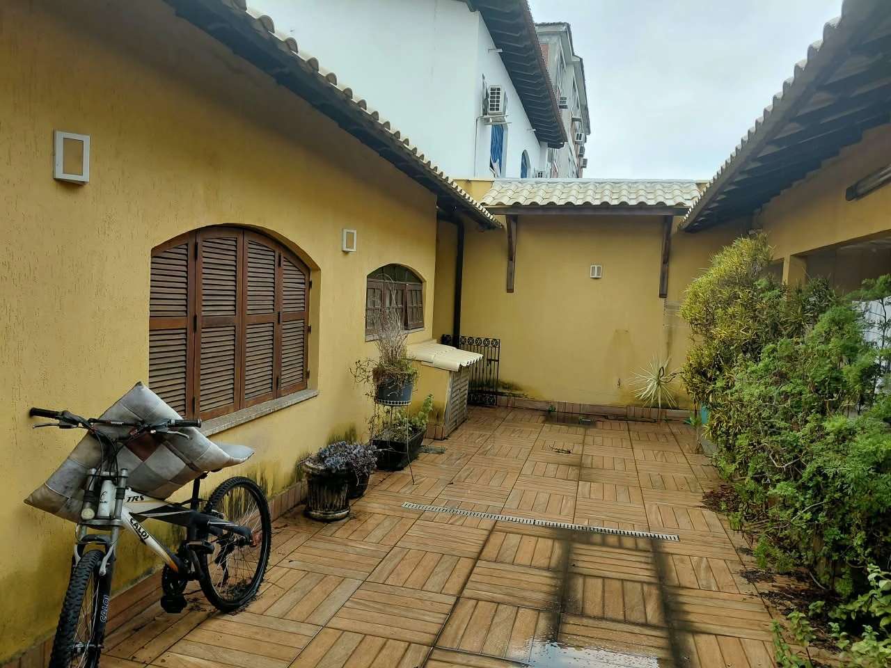 Furnished house with 3 bedrooms, 360 m² and 2 parking spots — photo 21