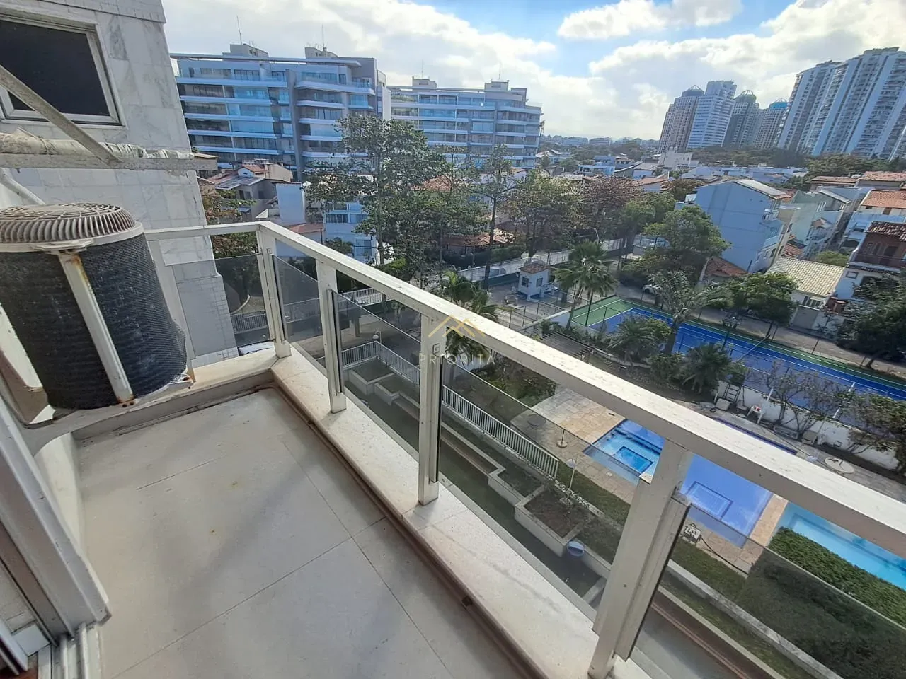 Apartamento sem mobília com 3 quartos e varanda envidraçada — photo 21