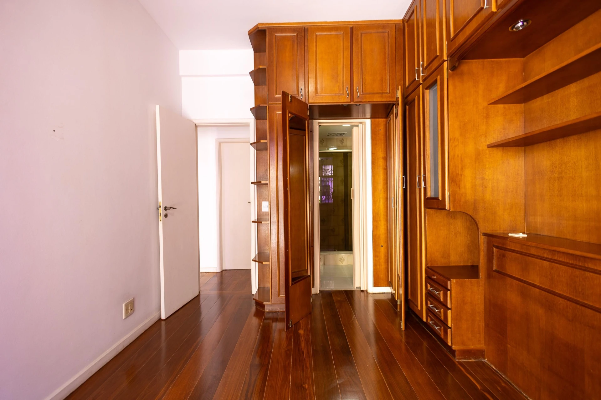 77 m² apartment with a home office and a mountain view — photo 39