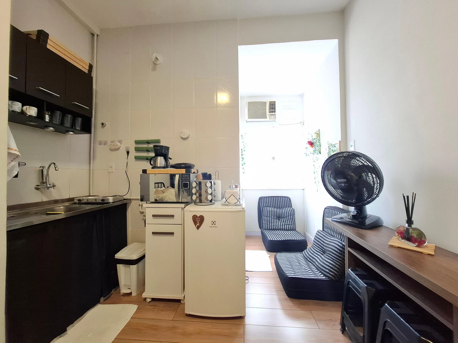 Studio com piso de madeira ou laminado, Santa Teresa — photo 2
