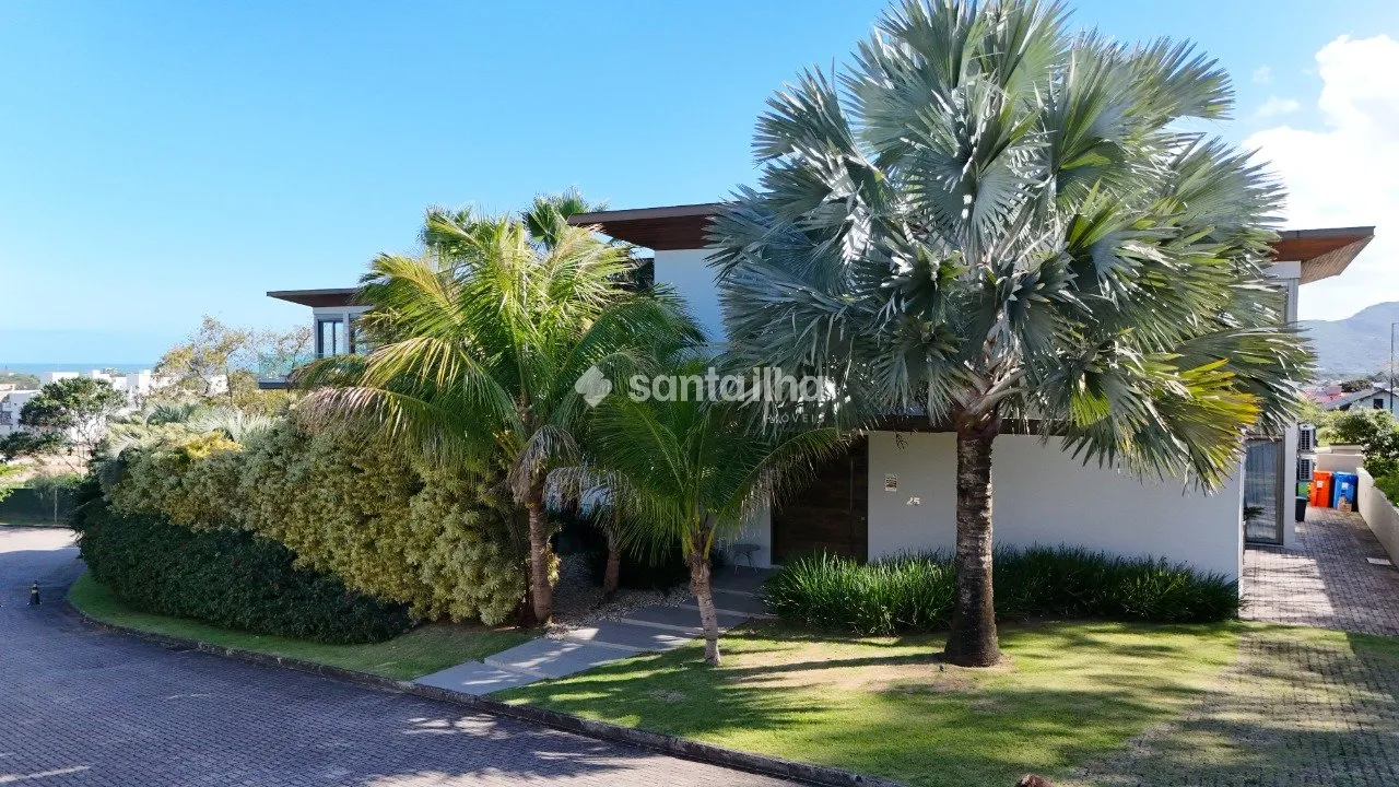 House with 6 en-suite bedrooms and 8 bathrooms, 1350 m² — photo 42