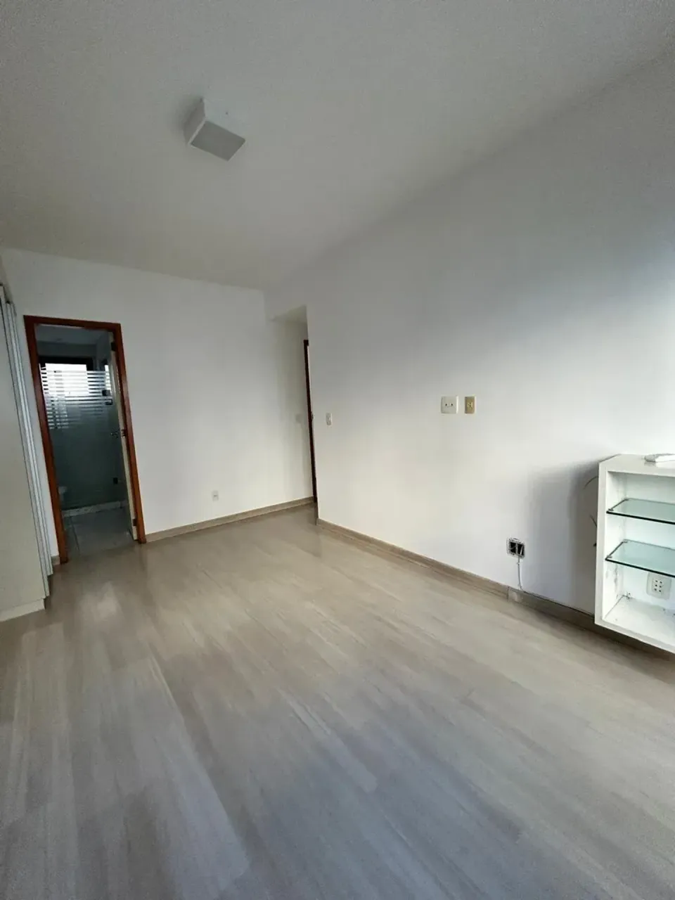 Unfurnished apartment with 3 bedrooms and 2 parking spots — photo 18