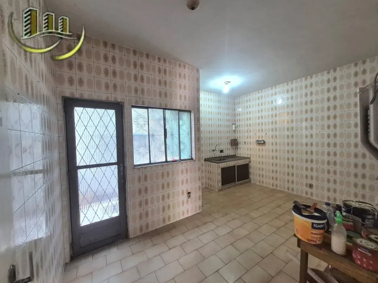 House with 3 bedrooms and 3 bathrooms plus 2 parking spots — photo 2