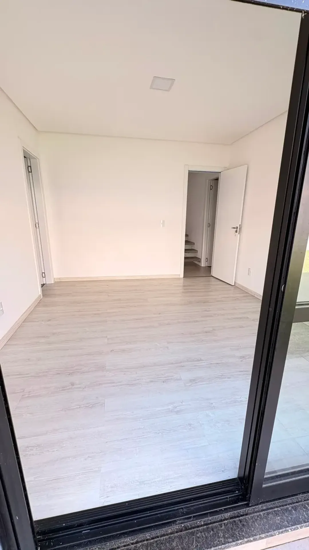 5-suite house with open-plan kitchen and 480 m² — photo 41