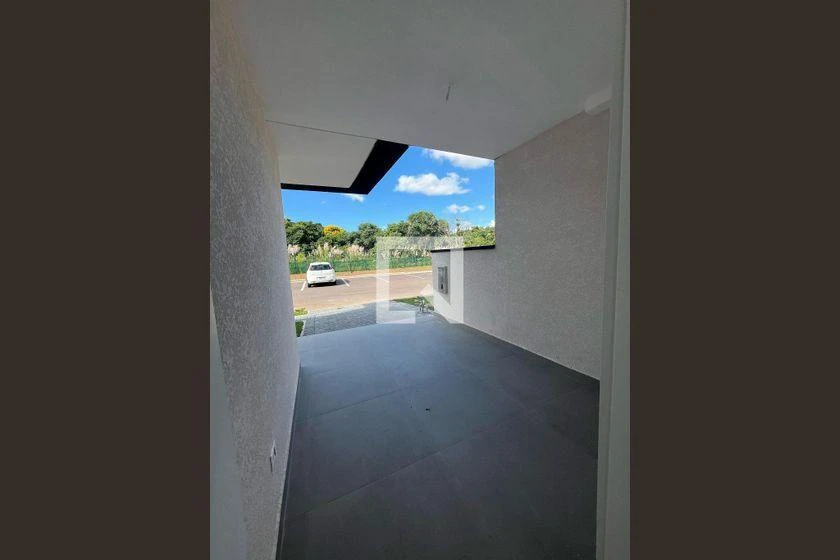Furnished house, 205 m², with floor-to-ceiling windows — photo 3