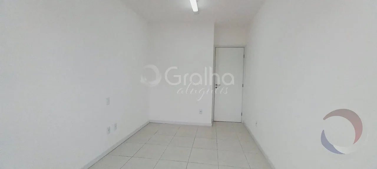 Washing machine in a one-bedroom apartment, 43 m² — photo 17