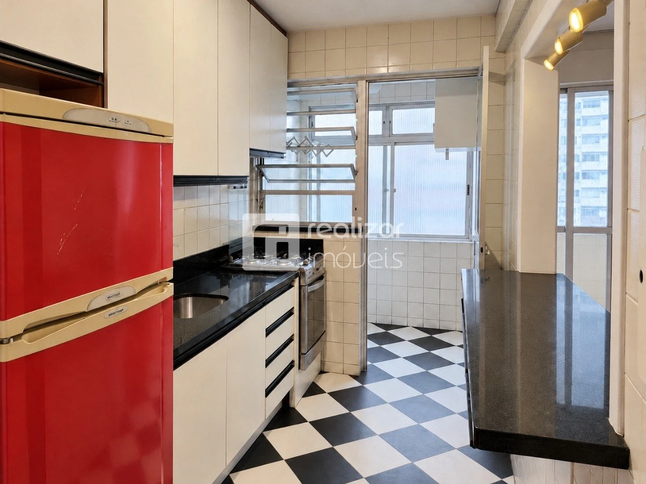 One-bedroom apartment with a washing machine