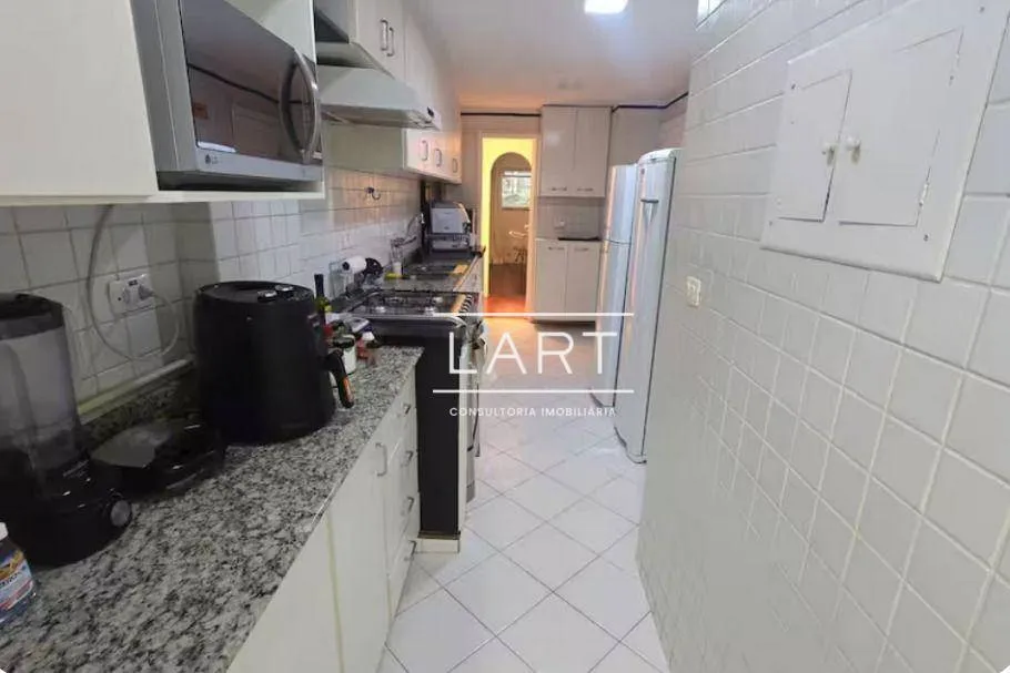 Furnished apartment, 170 m², with a glass-enclosed balcony — photo 8