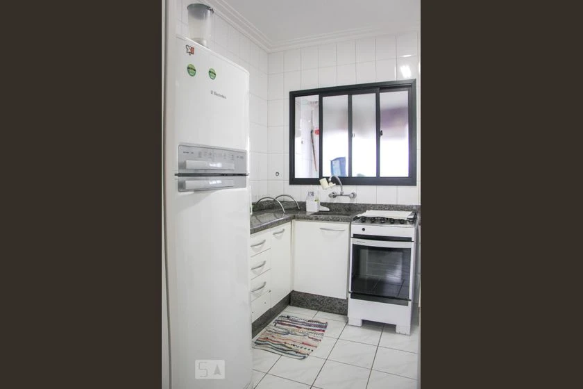 Furnished 3-bedroom apartment with 1 en-suite and balcony — photo 4