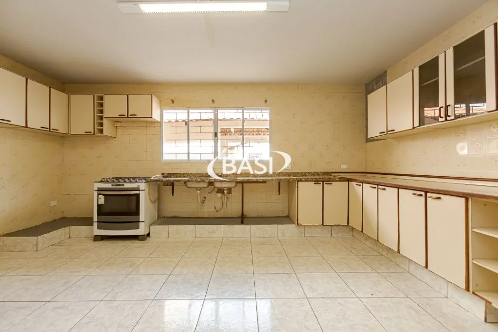 Unfurnished house with 4 bedrooms and 3 bathrooms — photo 30