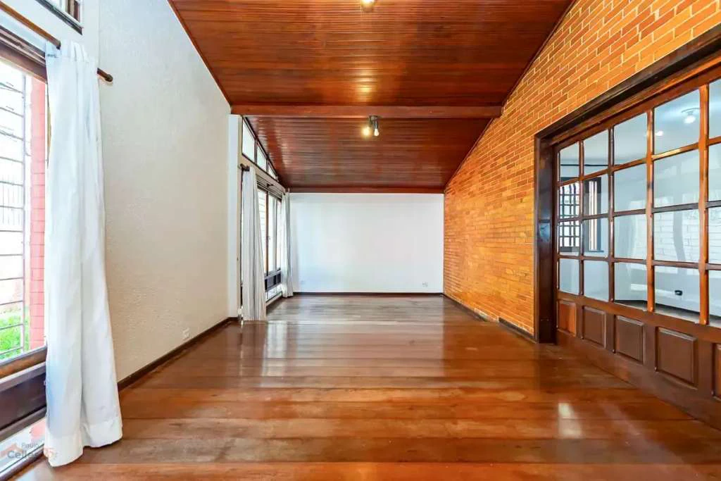 Rental house with 4 bedrooms and 4 bathrooms — photo 5