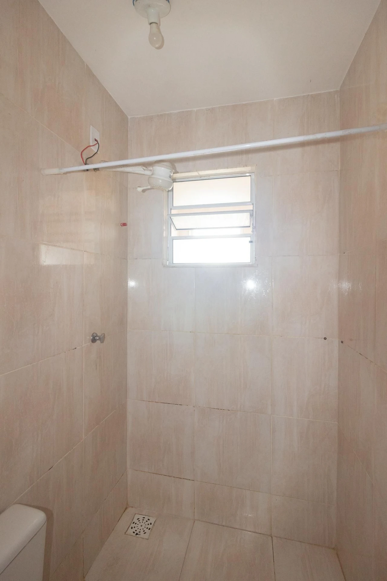 Unfurnished 2-bedroom apartment with 1 bathroom and pets — photo 13