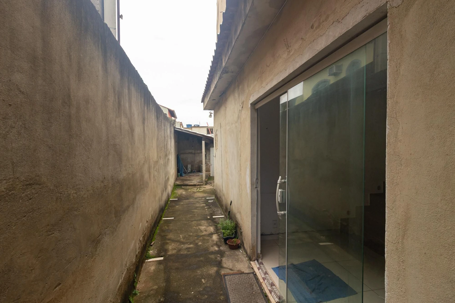 Rental house with 3 bedrooms and a private garden — photo 22