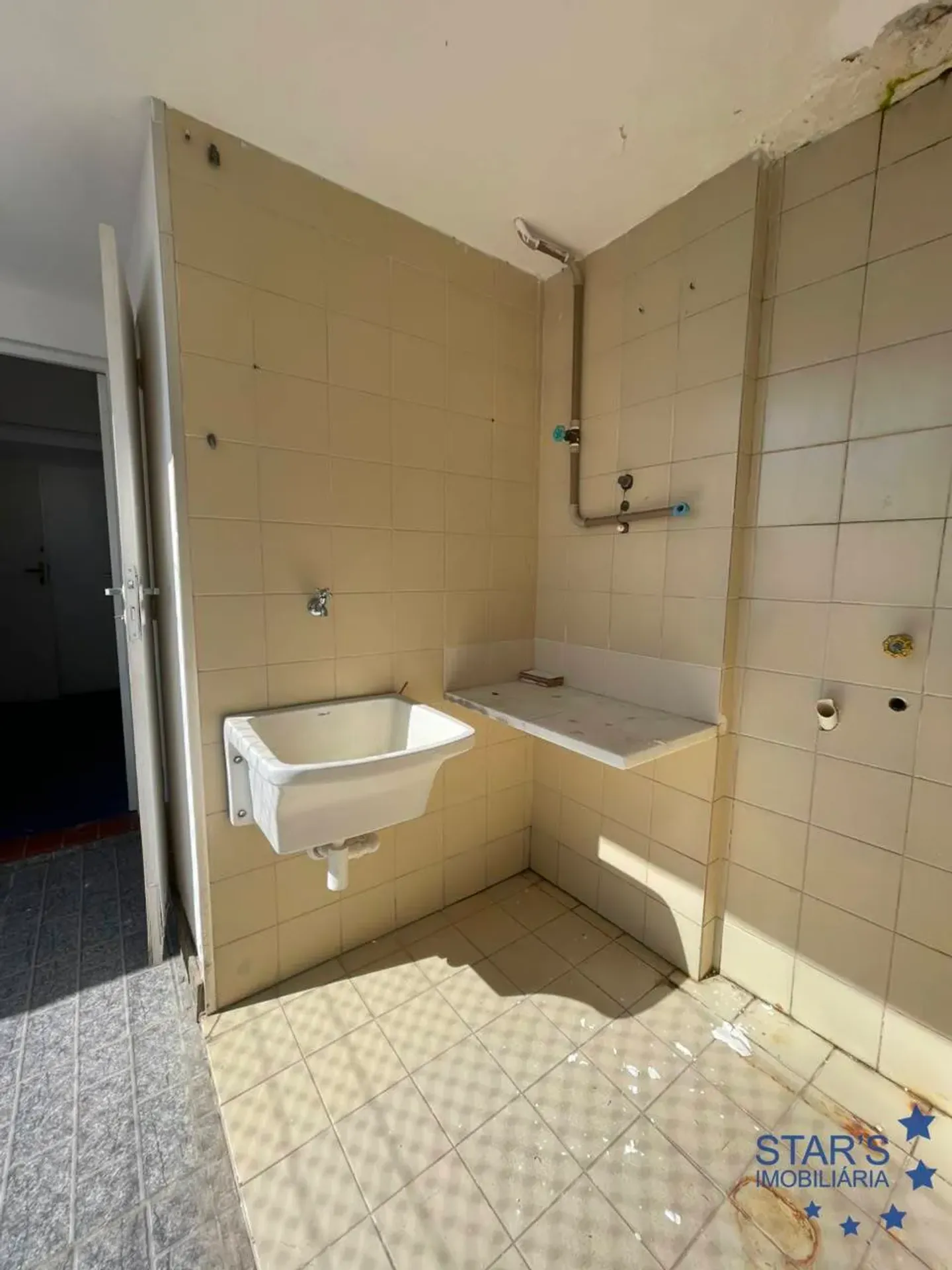 Будинок 250 м² із вікнами від підлоги до стелі — photo 36