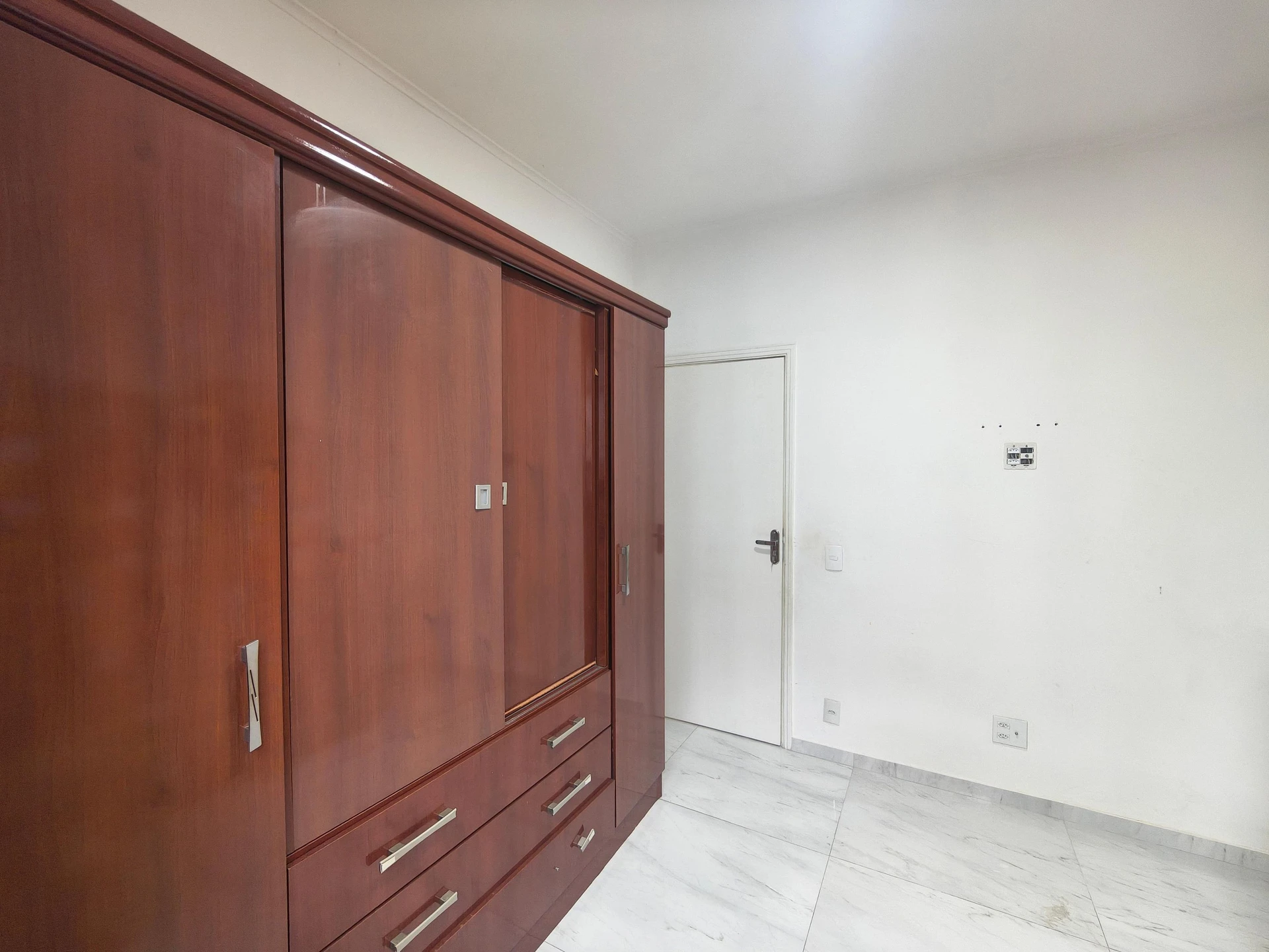 Apartment with 2 bedrooms and a balcony — photo 23