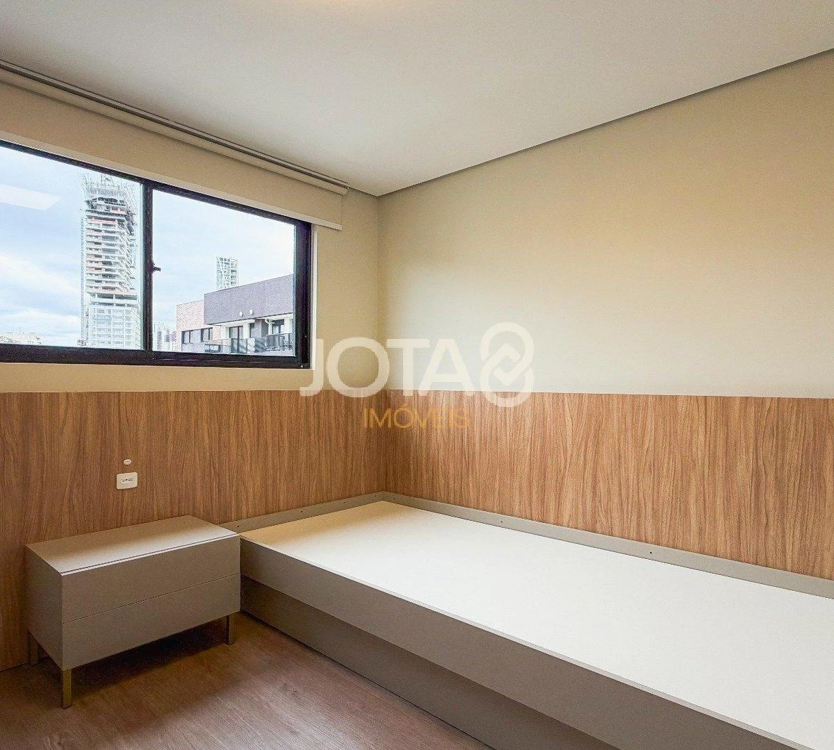 Furnished apartment with 1 parking spot and open-plan kitchen — photo 31