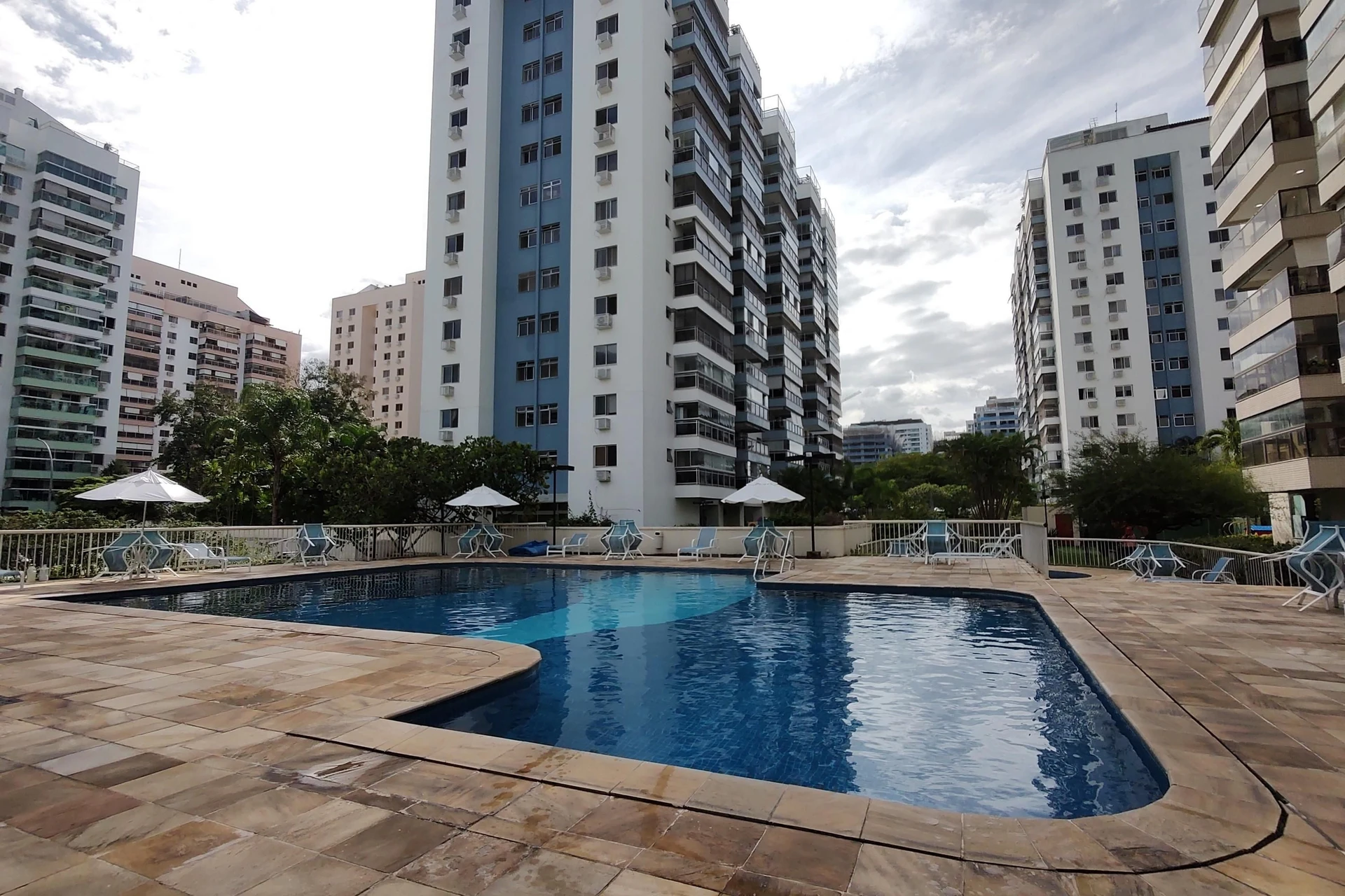 99 m² apartment with a water view and a washing machine — photo 48
