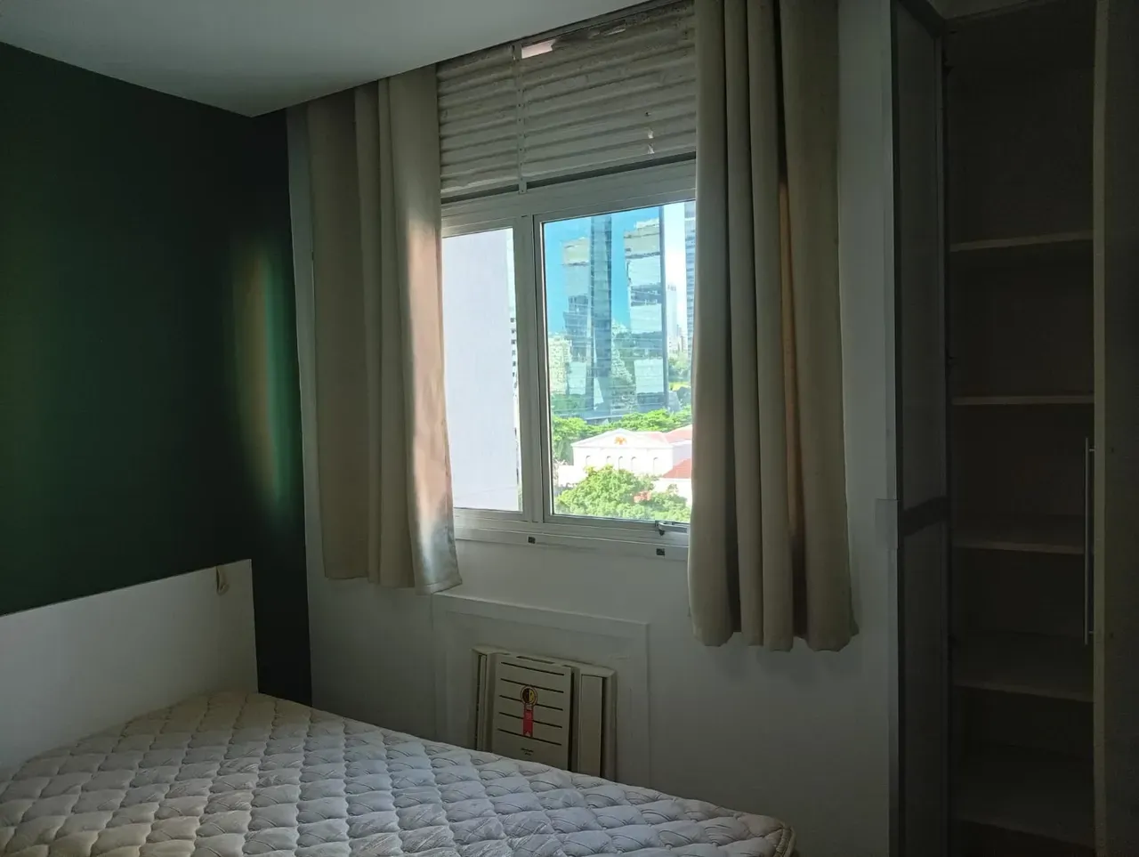 1-bedroom apartment with a built-in balcony grill — photo 36