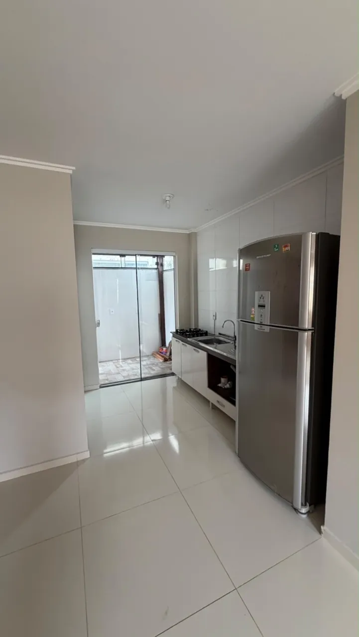 2-bedroom apartment with a washing machine in Florianópolis