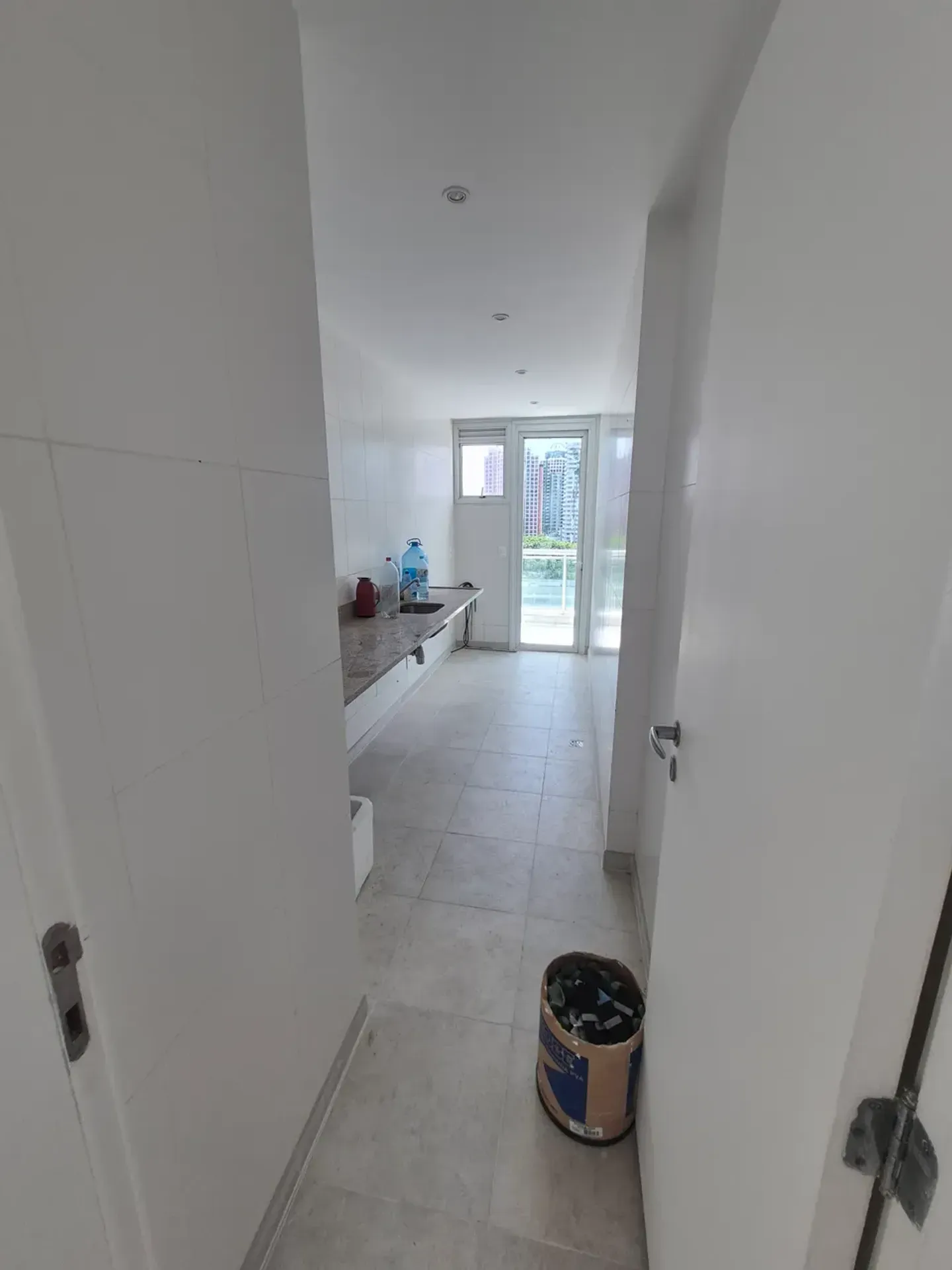 Furnished apartment with 5 bedrooms and shared pool area — photo 18